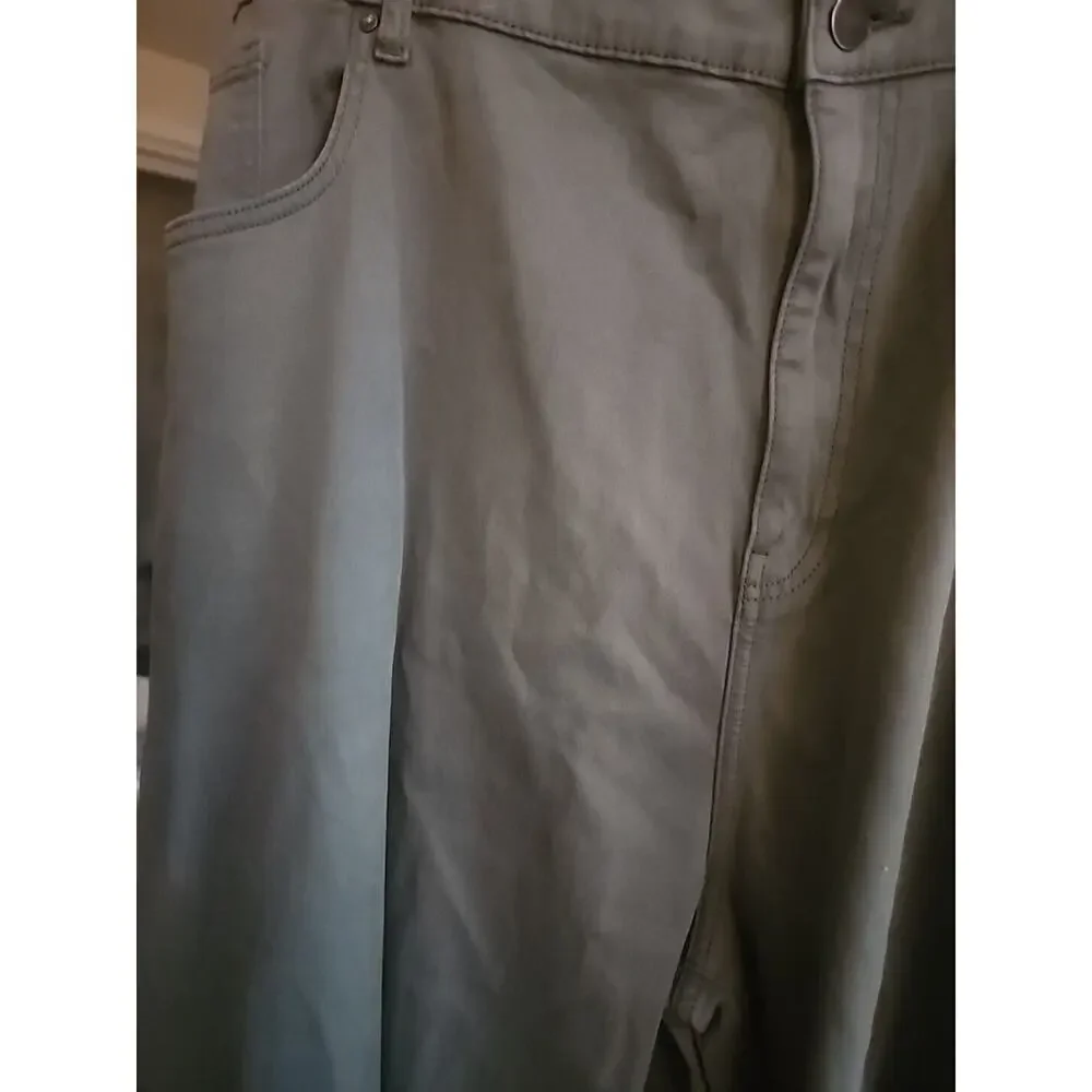 WARP + WEFT Dublin Relaxed Straight Olive Green Jeans Size 48x30 NWT‎ CR3 New